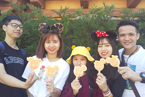 Lớp học ngoại khóa (Tokyo Disneyland)