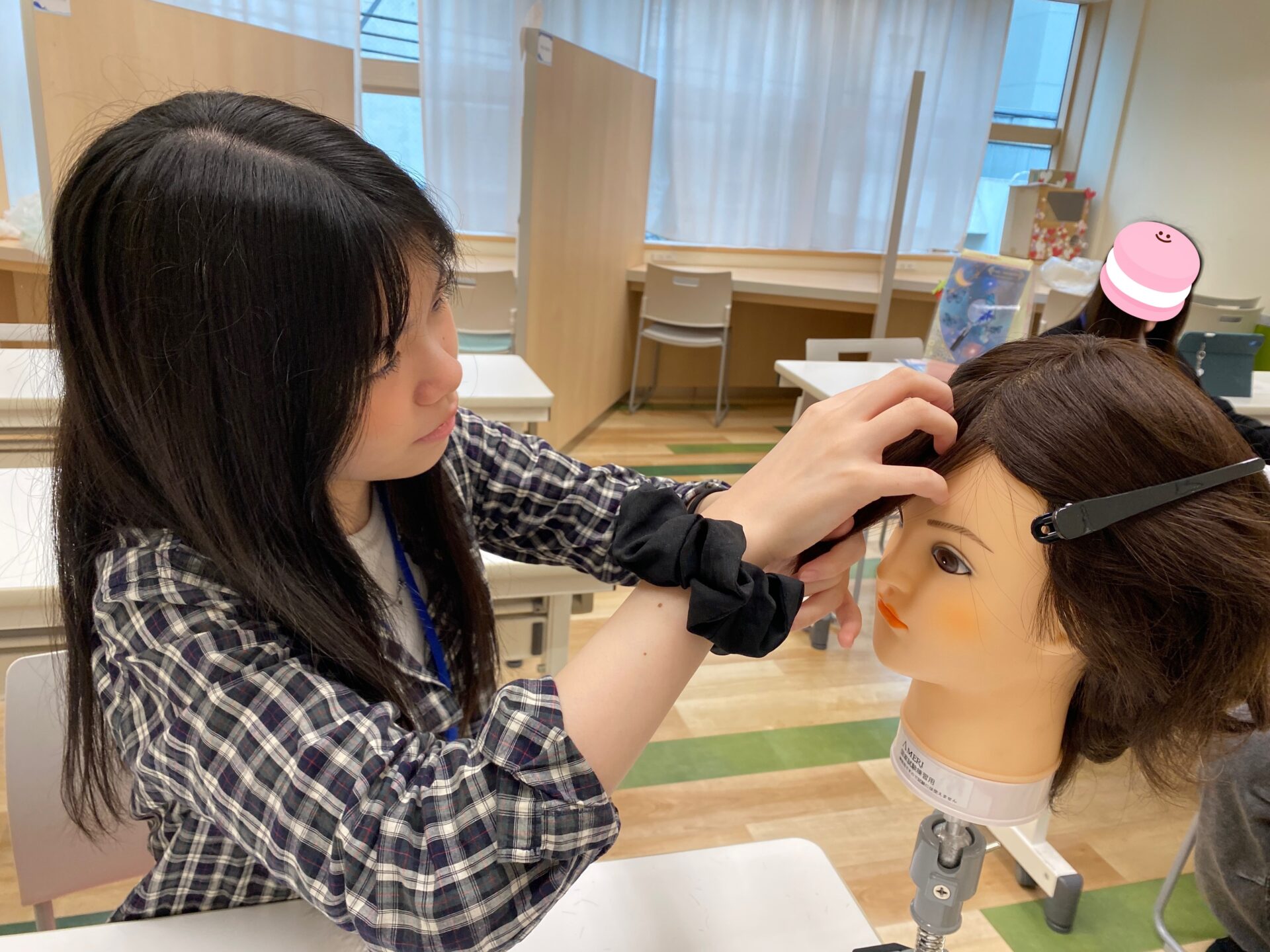 授業の様子が気になる方へ】ヘアアレンジ体験をしました | お茶の水