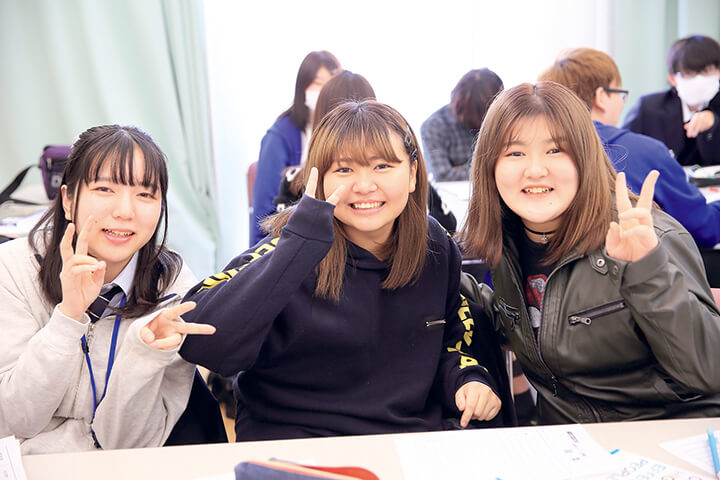 写真：女子中学生3人組