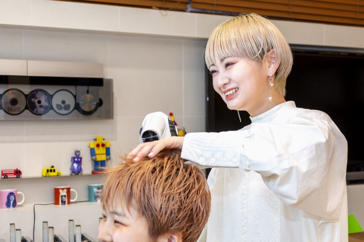美容師になるには 必要なこととは 好きを仕事に みらいのトビラ