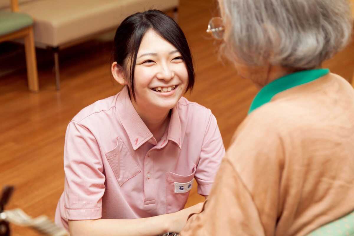 介護福祉士の仕事内容 １日の流れは 好きを仕事に みらいのトビラ