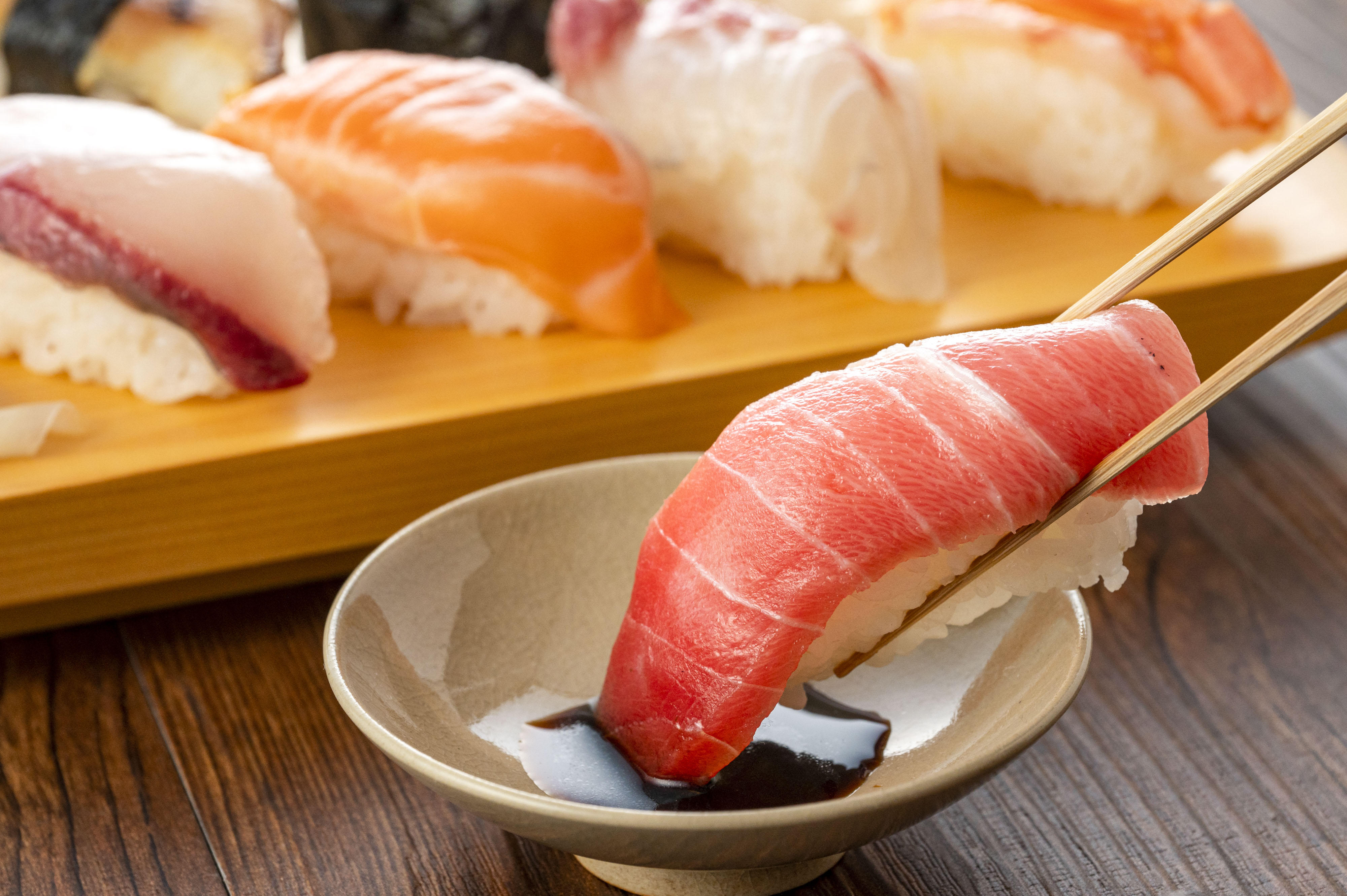 海鮮握り寿司 旬の食材を使ったお寿司を握ってみよう オープンキャンパス 名古屋 愛知 の調理師専門学校 名古屋辻学園調理専門学校