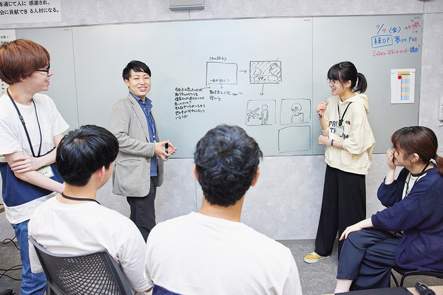 ITの最新トレンドが学べる実践的なカリキュラム!