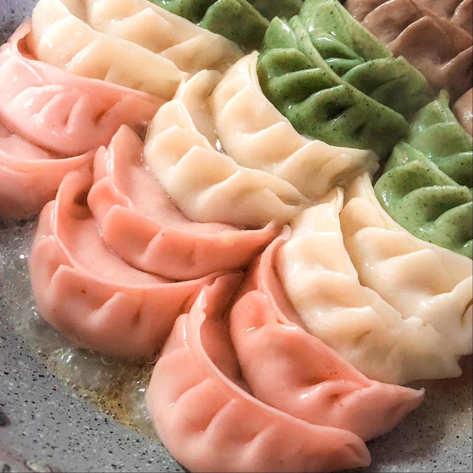 初心者向け いろんな餃子が楽しめる 餃子グランプリ 2年生 ３年生大歓迎 オープンキャンパス 大阪の調理師 製菓専門学校 辻学園調理 製菓専門学校