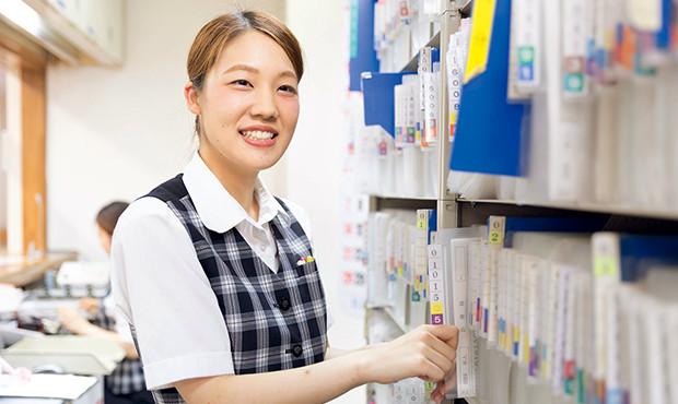 卒业生のお仕事绍介