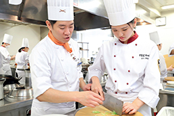 卒業と同時に調理師免許証を取得可能！