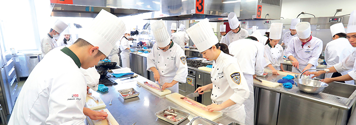 写真：日本料理実習室