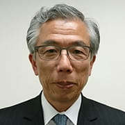 写真:福岡ビューティーアート専門学校校長岩本 克也