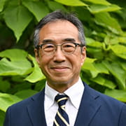 写真：大宮ビューティー＆ブライダル専門学校校長岩﨑 和友