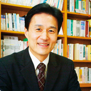 写真:大宮ビューティー&ブライダル専門学校 校長 増田 泰朗