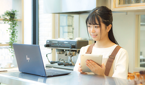 WEB上で自分たちのお店を運営!