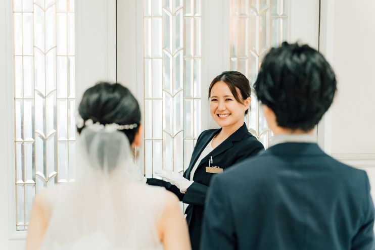 ウェディングプランナーと新郎新婦