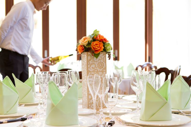 ウェディングでの料飲サービス