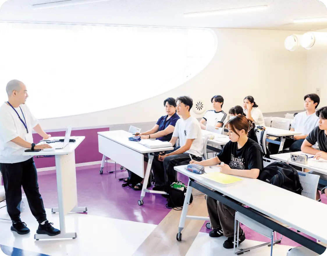 現役有名トレーナーの講師による「学校現場のような」密な指導風景